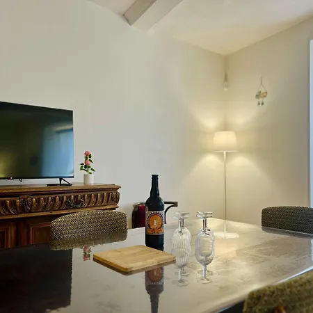 The Duplex Des Flots In The Heart Of Just Steps From The Grandcamp-Maisy