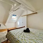 The Duplex Des Flots In The Heart Of Just Steps From The Lejlighed