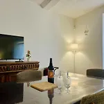 The Duplex Des Flots In The Heart Of Just Steps From The Grandcamp-Maisy