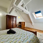 The Duplex Des Flots In The Heart Of Just Steps From The *