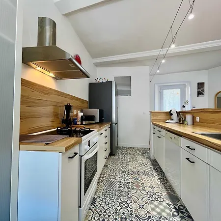 The Duplex Des Flots In The Heart Of Just Steps From The * Grandcamp-Maisy