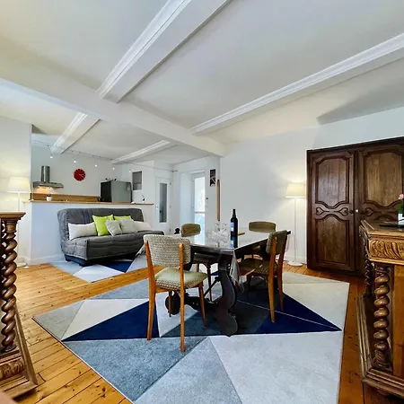 Apartman The Duplex Des Flots In The Heart Of Just Steps From The