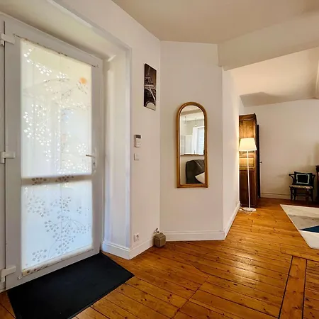 The Duplex Des Flots In The Heart Of Just Steps From The *