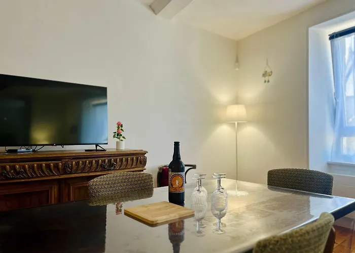 The Duplex Des Flots In The Heart Of Just Steps From The Grandcamp-Maisy