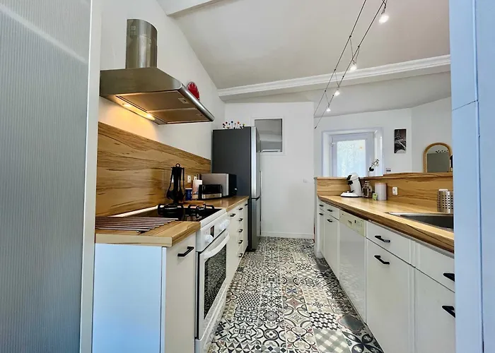 The Duplex Des Flots In The Heart Of Just Steps From The * Grandcamp-Maisy